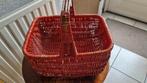 retro rieten mand rood, Huis en Inrichting, Woonaccessoires | Schalen en Manden, Gebruikt, Mand, Ophalen of Verzenden, Riet