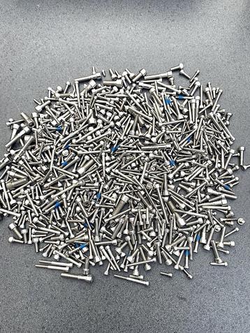 Rvs inbusbouten mix M5 M6 M8 M10, totaal 8 kilo beschikbaar voor biedingen