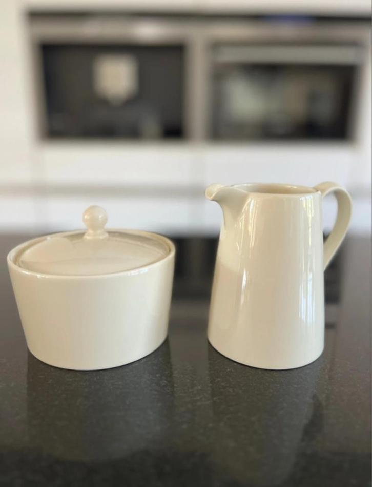 Wedgwood Ivory Roomstel - Suikerpot & Melkkan, Huis en Inrichting, Keuken | Servies, Zo goed als nieuw, Overige typen, Wedgwood