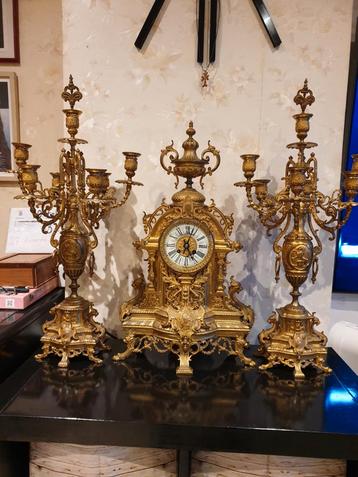 Antieke Franse Pendule met Kandelaars 70cm beschikbaar voor biedingen