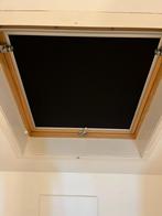 Velux Dakraam GGL S06 + Verduisterend Rolgordijn, Ophalen, Zwart, 50 tot 100 cm, Zo goed als nieuw