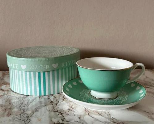Riverdale cadeauset Kop en schotel, Huis en Inrichting, Keuken | Servies, Nieuw, Kop(pen) en/of Schotel(s), Overige stijlen, Ophalen of Verzenden