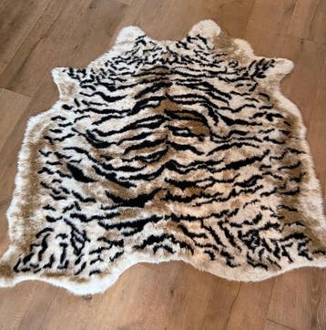 vloerkleed tijger beschikbaar voor biedingen