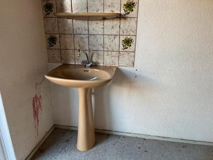 Vintage Wastafel - Jaren ‘60, Huis en Inrichting, Badkamer | Badkamermeubels, Zo goed als nieuw, Wasbak of Wastafel, Minder dan 100 cm