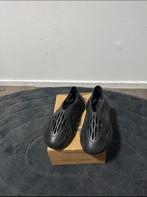 Yeezy Foam Runner - Zwart, Ophalen of Verzenden, Nieuw, Zwart, Slippers