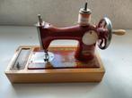Vintage kindernaaimachine, Antiek en Kunst, Antiek | Speelgoed, Ophalen of Verzenden