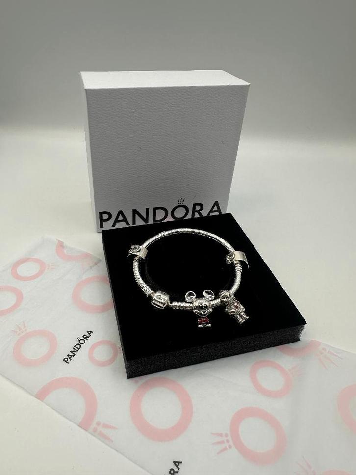 Pandora Armband Met Bedelds Alles is Zilver, Sieraden, Tassen en Uiterlijk, Armbanden, Zo goed als nieuw, Zilver, Zilver, Ophalen of Verzenden