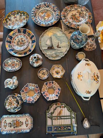 Groot lot handbeschilderd Makkum aardewerk, vintage delfts beschikbaar voor biedingen