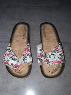 Slippers maat 38, Kleding | Dames, Schoenen, Slippers, Wit, Ophalen of Verzenden, Zo goed als nieuw