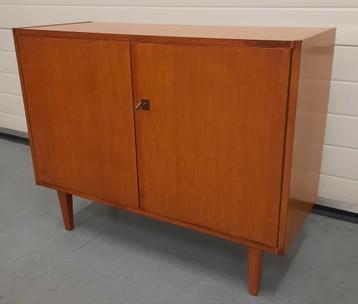 Vintage Houten Kastje Dressoir platenkast 70's beschikbaar voor biedingen
