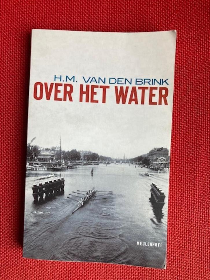 Over het water - h.m. Van den brink, Boeken, Romans, Gelezen, Nederland, Ophalen of Verzenden
