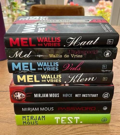 Mel wallis de vries en mirjam mous boeken, Boeken, Kinderboeken | Jeugd | 13 jaar en ouder, Zo goed als nieuw, Ophalen of Verzenden