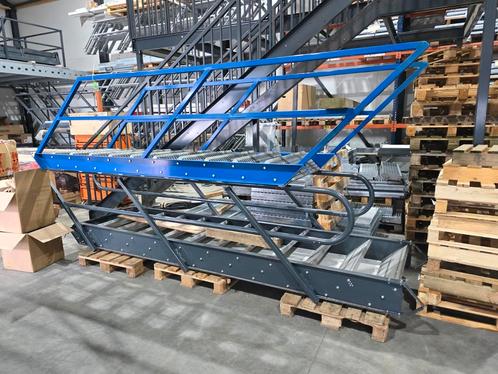 Stalen trappen Ruime keus nog1410, Doe-het-zelf en Verbouw, Ladders en Trappen, Zo goed als nieuw, 2 tot 4 meter, Ophalen of Verzenden