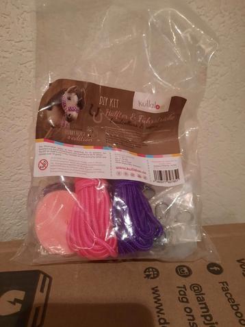 Diy halster maken voor je hobbyhorse beschikbaar voor biedingen
