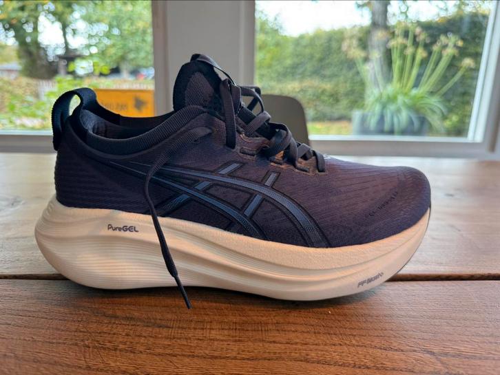 Één schoen (rechts) Asics nimbus maat 41,5, Sport en Fitness, Overige Sport en Fitness, Nieuw, Ophalen of Verzenden