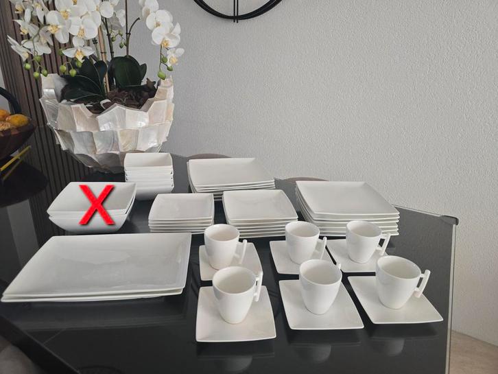 Porseleinen Yong Squito servies 6 persoons  set 44 delig, Huis en Inrichting, Keuken | Servies, Zo goed als nieuw, Compleet servies