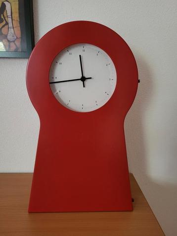 Rode PS Ikea Klok beschikbaar voor biedingen