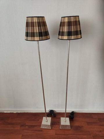 Te koop 2 stuks mooie vloerlampen!!! beschikbaar voor biedingen