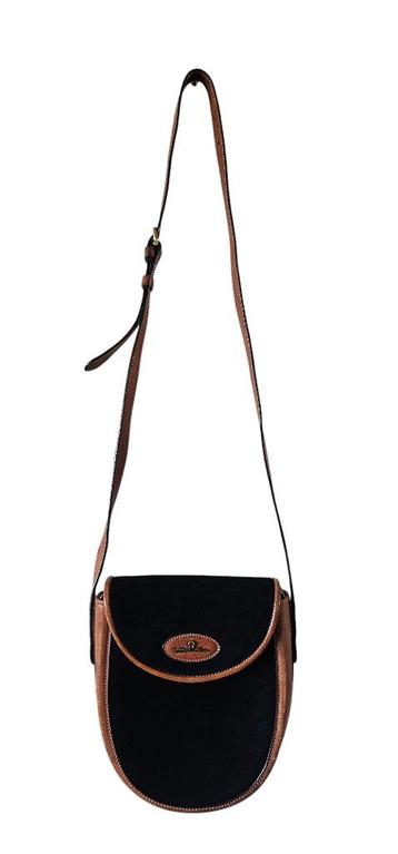 zwarte leer schoudertas van Aigner (7424) beschikbaar voor biedingen