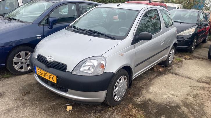 Toyota Yaris 1.0 16v alleen voor onderdelen, Auto-onderdelen, Carrosserie en Plaatwerk, Ophalen of Verzenden
