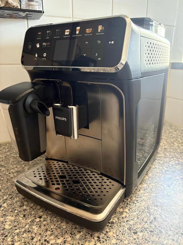 Philips LatteGo 5400 Chroom, Witgoed en Apparatuur, Koffiezetapparaten, Zo goed als nieuw, Koffiemachine, 10 kopjes of meer, Ophalen
