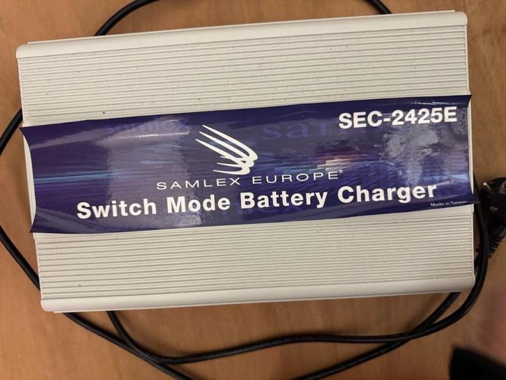 Acculaders Samlex, Mastervolt en TBS, Watersport en Boten, Navigatiemiddelen en Scheepselektronica, Zo goed als nieuw, Overige typen