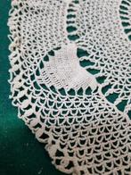 gehaakt tafelkleedtje rond vintage, Huis en Inrichting, Tafelkleden, Ophalen of Verzenden, 'T Olde Gre-j, Info@toldegrej.nl, Endepoelstraat 20f Didam