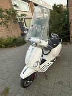 Vespa s snor opknapper, Ophalen, Gebruikt, Benzine, Vespa