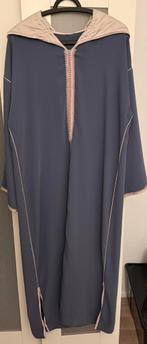 Marokaanse jurk met capuchon grijs met lichroze., Ophalen, Zo goed als nieuw, Grijs, Overige typen