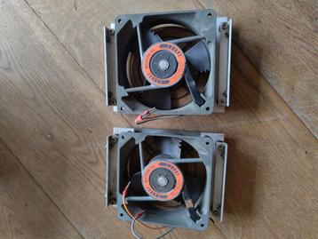 2 ventilatoren 115 volt beschikbaar voor biedingen