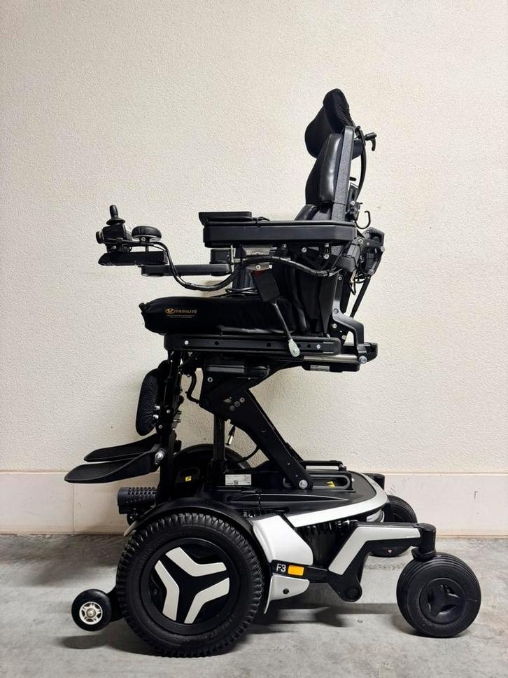 Permobil F3 Electrische rolstoel in nieuwstaat rolwagen, Diversen, Rolstoelen, Zo goed als nieuw, Elektrische rolstoel, Inklapbaar