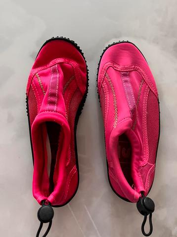 Waterschoenen maat 33 beschikbaar voor biedingen