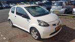 Toyota Aygo 1.0 12V Vvt-i 3DRS MMT 2007 Wit, Voorwielaandrijving, 4 stoelen, Handgeschakeld, Grijs