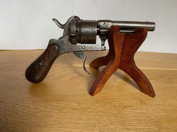 Kleine Antieke 7 mm Penvuur Revolver, Antiek en Kunst, Antiek | Overige Antiek, Ophalen of Verzenden