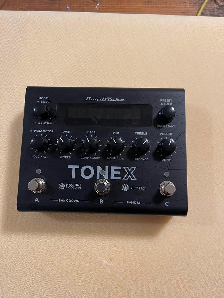 IK Multimedia Tonex Pedal - Topstaat!, Muziek en Instrumenten, Effecten, Zo goed als nieuw, Multi-effect, Ophalen of Verzenden