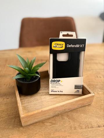 Otterbox Defender XT | Iphone 14 Pro | Nette Staat! beschikbaar voor biedingen