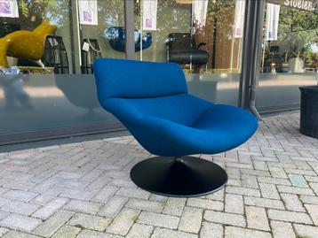 Artifort fauteuil 557 stof Kvadrat tonica  beschikbaar voor biedingen
