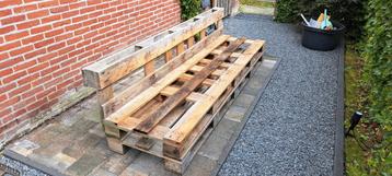 Tuinbank van pallet hout beschikbaar voor biedingen