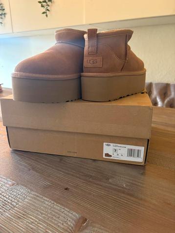 Helemaal nieuw originele ugg mini plateau boots mt 38 beschikbaar voor biedingen