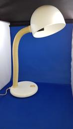 Mooie vintage witte bureaulamp, bol vorm. 2A6