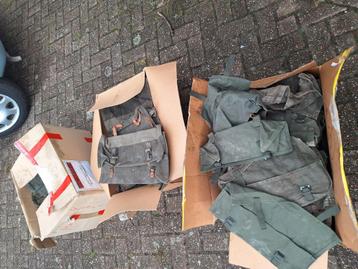 Partij 144 fouderaal fouderaals uit het leger
In verschillen beschikbaar voor biedingen