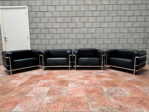 Cassina le corbusier 3 fauteuils, Huis en Inrichting, Fauteuils, Zo goed als nieuw, Leer, Metaal, 50 tot 75 cm, Minder dan 75 cm