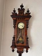 Antieke Houten Klok met Sleutel, Antiek en Kunst, Ophalen of Verzenden
