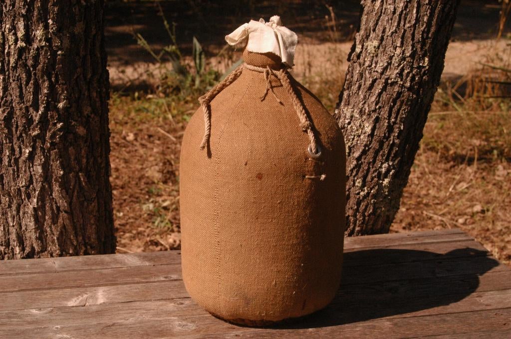 Brocante - Oude wijnfles in juten!, Ophalen of Verzenden, Gebruikt