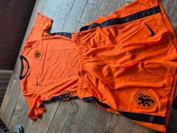 Nederlands Elftal Voetbaltenue - Shirt S, Broek L beschikbaar voor biedingen
