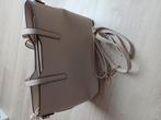 Beige handtas / schoudertas merk:miss lulu, Sieraden, Tassen en Uiterlijk, Tassen | Damestassen, Ophalen, Zo goed als nieuw, Beige