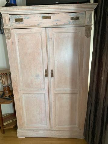 Kast ( landelijk vintage) 110 x 170 x 38  cm beschikbaar voor biedingen
