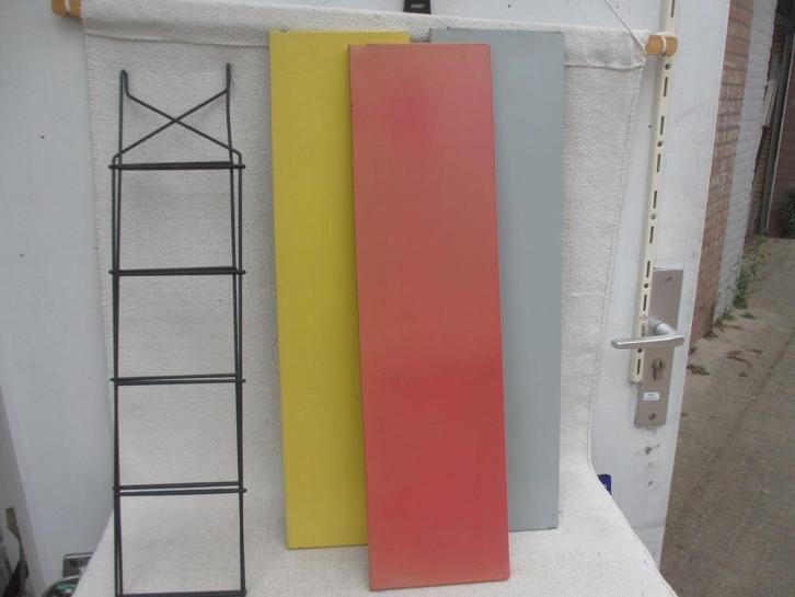 2x Fifties wandrekje boekenrekje metalen wandrek, Huis en Inrichting, Woonaccessoires | Wandplanken en Boekenplanken, Gebruikt