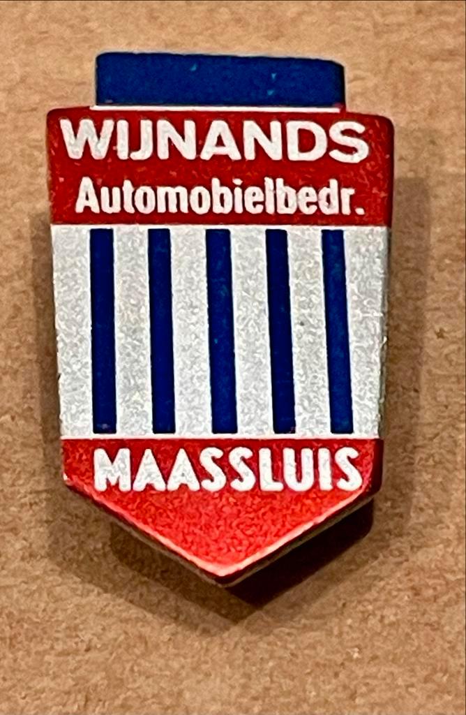 Wijnands Automobielbedrijf Maassluis Speldje, Verzamelen, Speldjes, Pins en Buttons, Gebruikt, Speldje of Pin, Merk, Ophalen of Verzenden