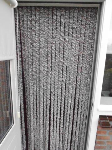 kattenstaart beschikbaar voor biedingen